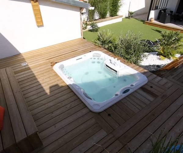 sundance-hot-tub-installation-backyard-deck-in-wichita